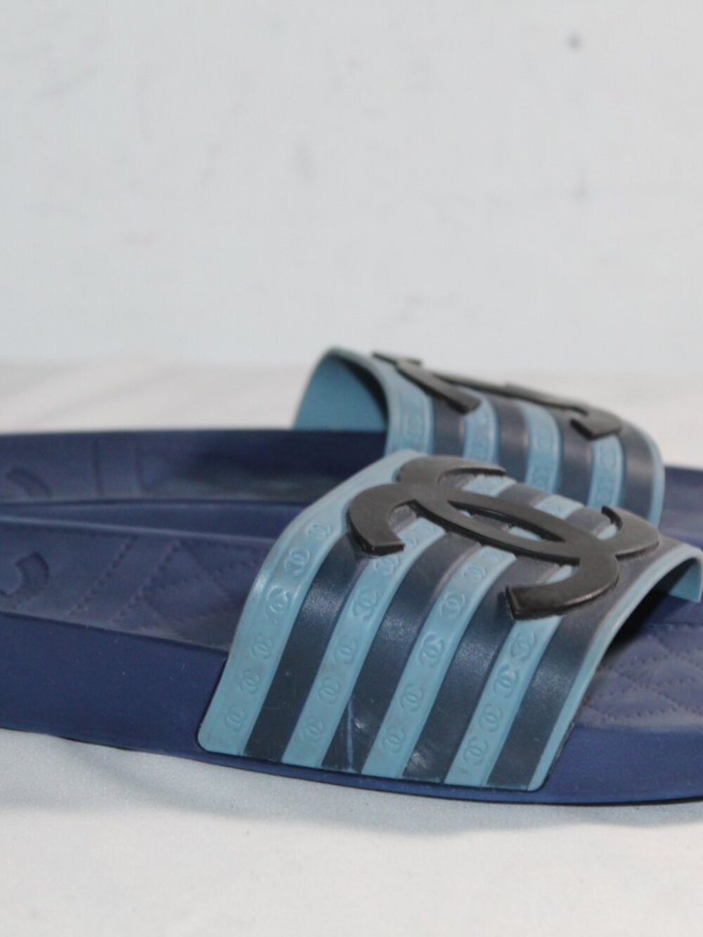 Chanel Striped Rubber Pool Slides CC Red Striped Flats Sandals 38 - Picture 9 of 9